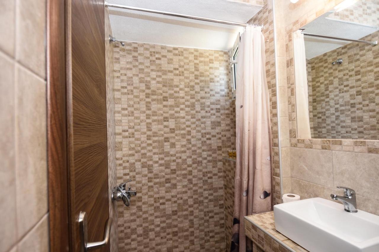 Anna Pousi Studios & Apartment Ormos Panagias Bagian luar foto