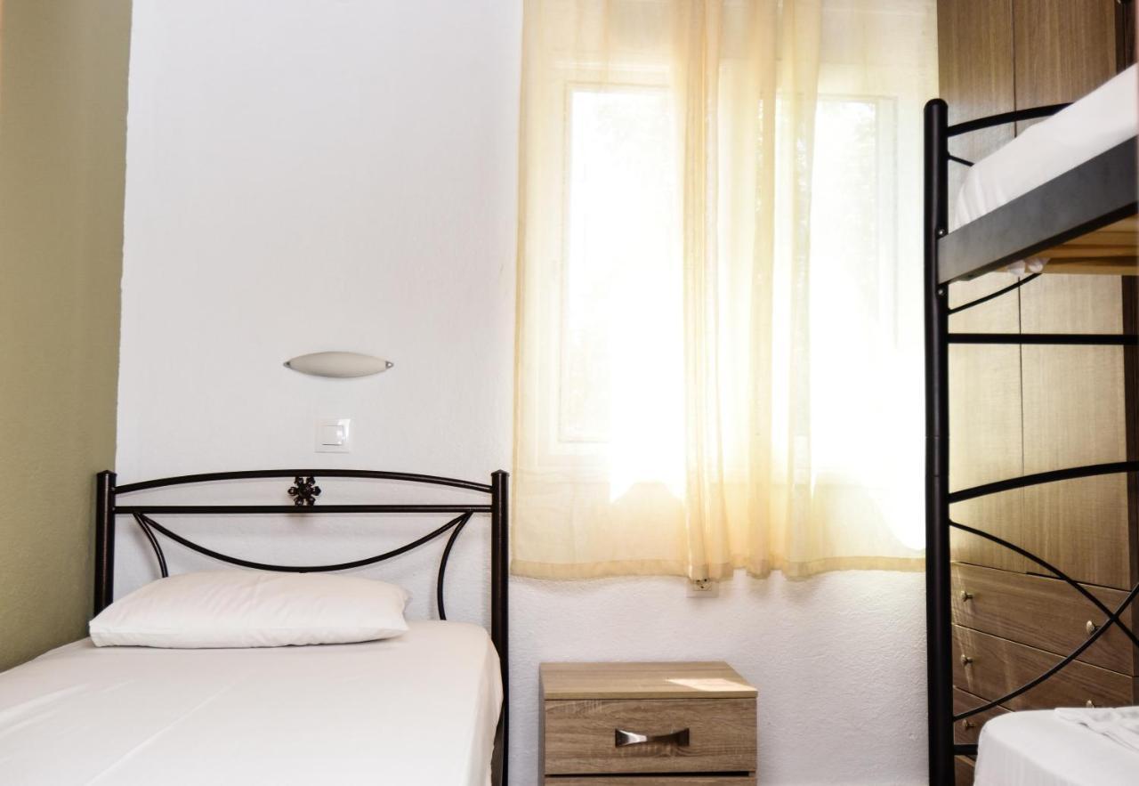 Anna Pousi Studios & Apartment Ormos Panagias Bagian luar foto