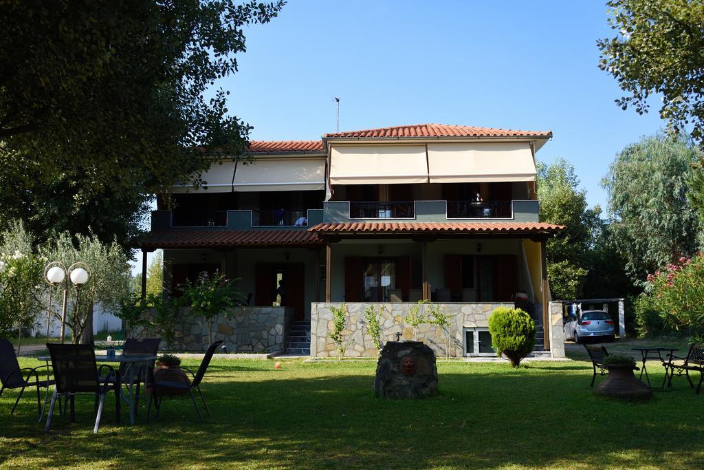 Anna Pousi Studios & Apartment Ormos Panagias Bagian luar foto